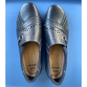 Navy Leather Earth Origins Gabrielle Slip On 7.5